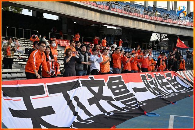 华体会网页版登录入口-关于凭借一波山东泰山，亚冠成功逆转，现场观众齐声高喊的信息