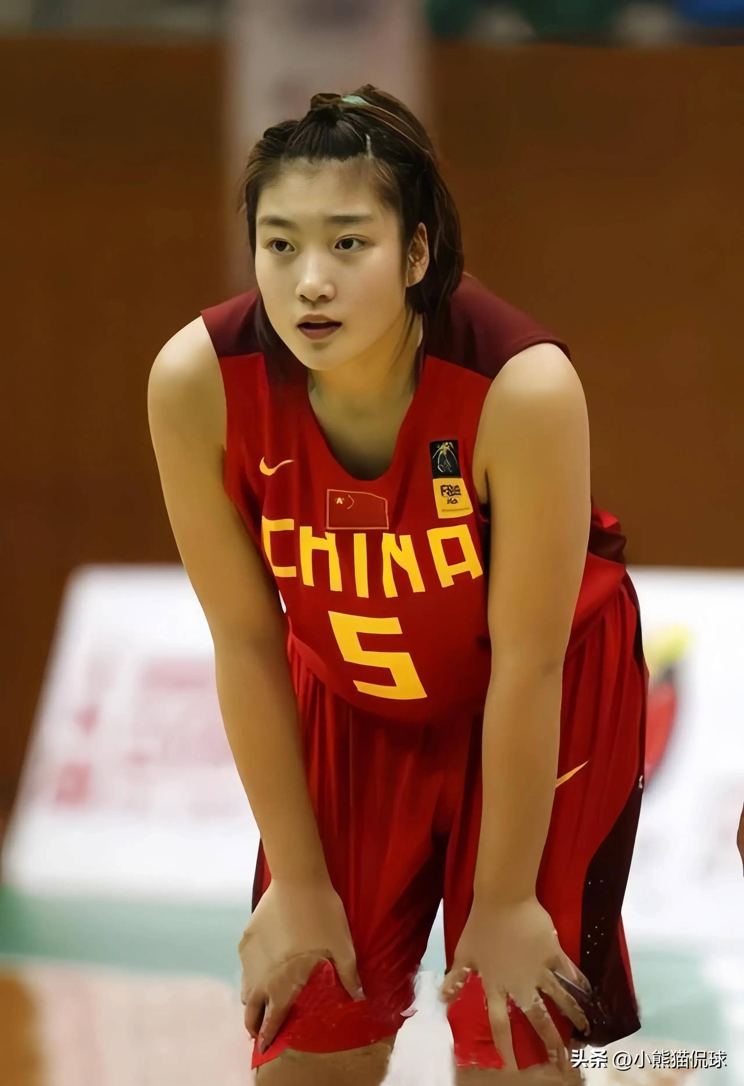华体会娱乐-亚洲球员荣获赛季MVP，技术高超备受赞誉