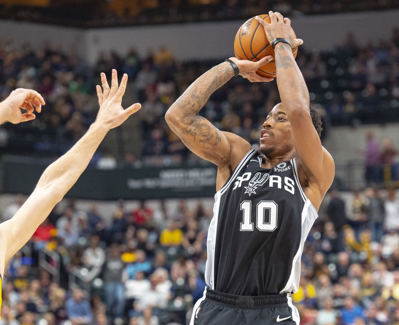 马刺绝杀对手获胜，卢比奥最后时刻关键三分帮助球队拿下比赛的简单介绍