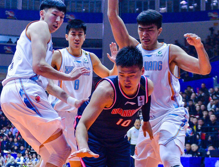 瓦朗谢纳客场战胜对手，表现出色