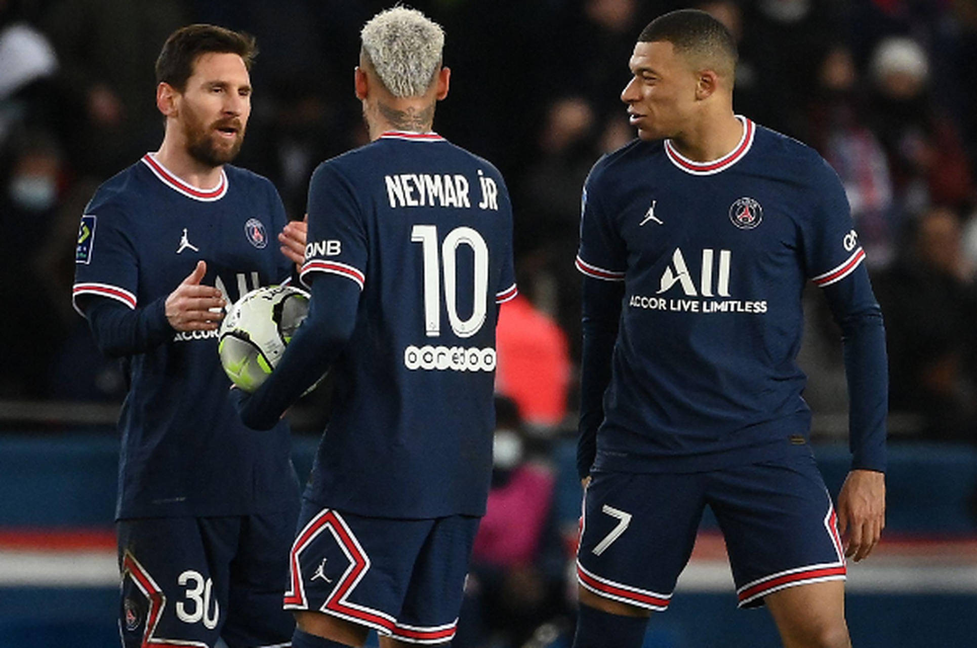 里尔客场挑战巴黎，力争不败收官的简单介绍