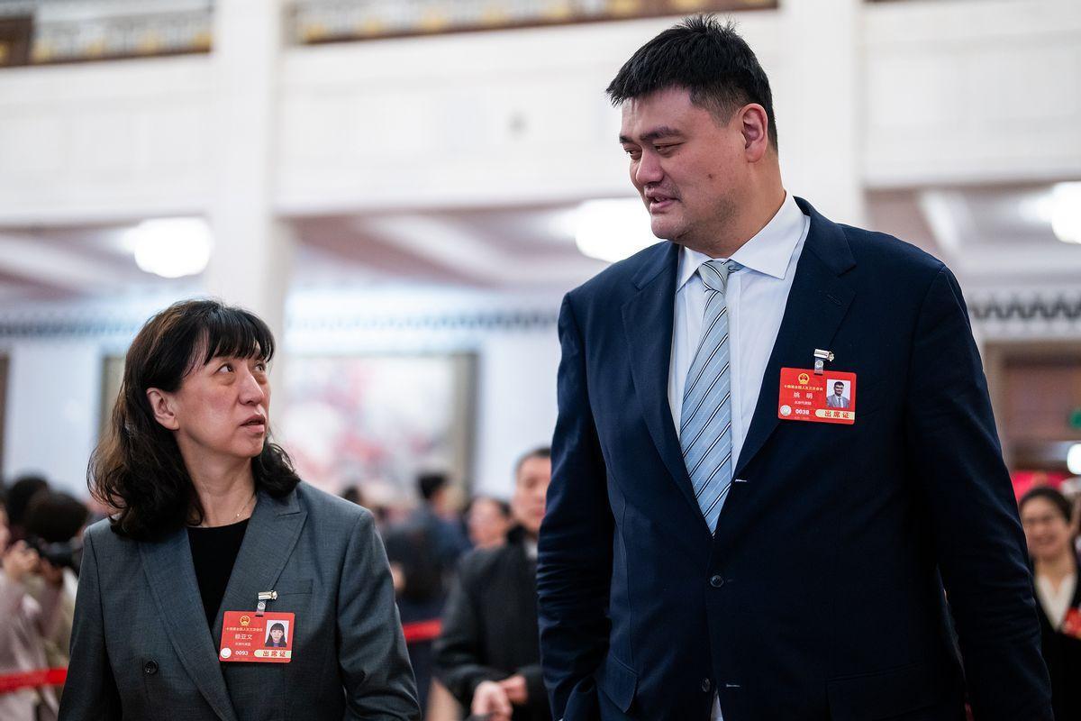 姚明为支持地震灾区重建，筹款助学活动持续进行的简单介绍