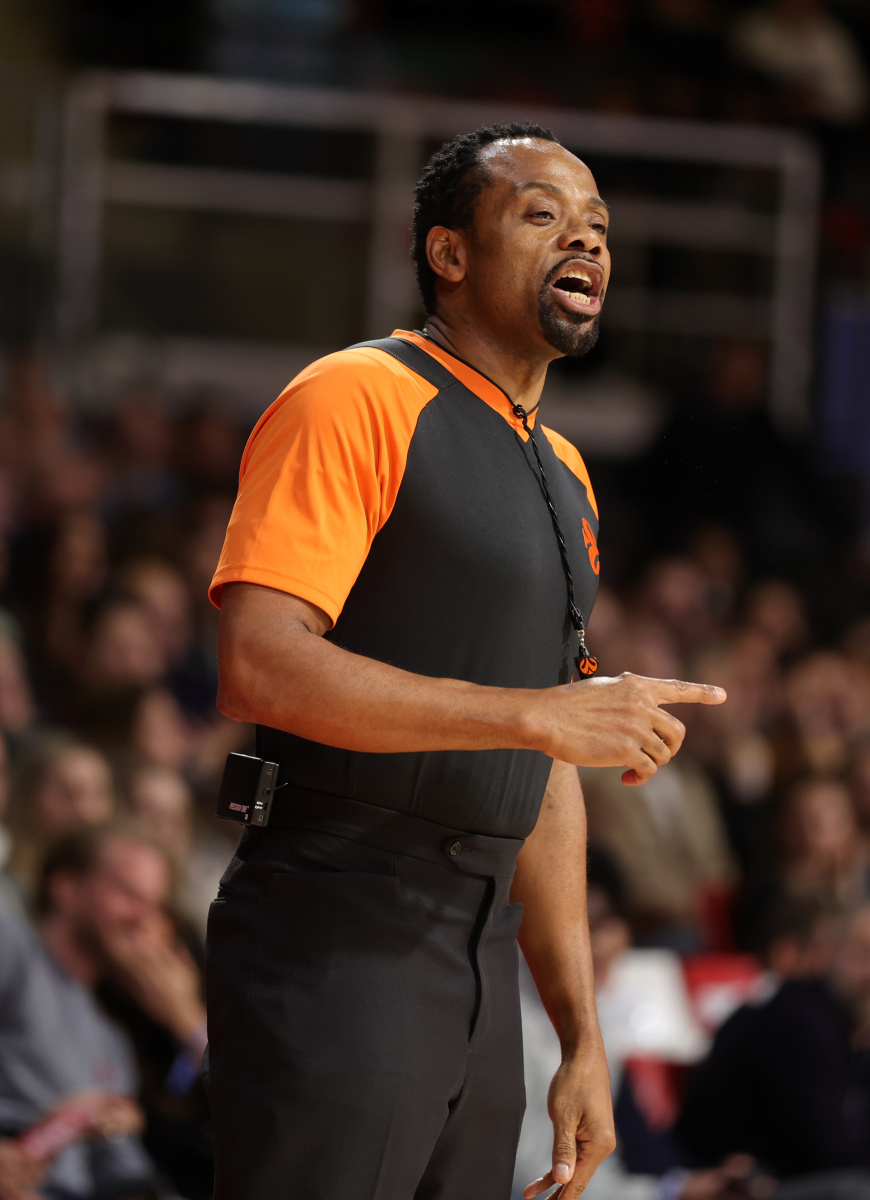 鹈鹕主帅：我们有信心迎接季后赛挑战的简单介绍