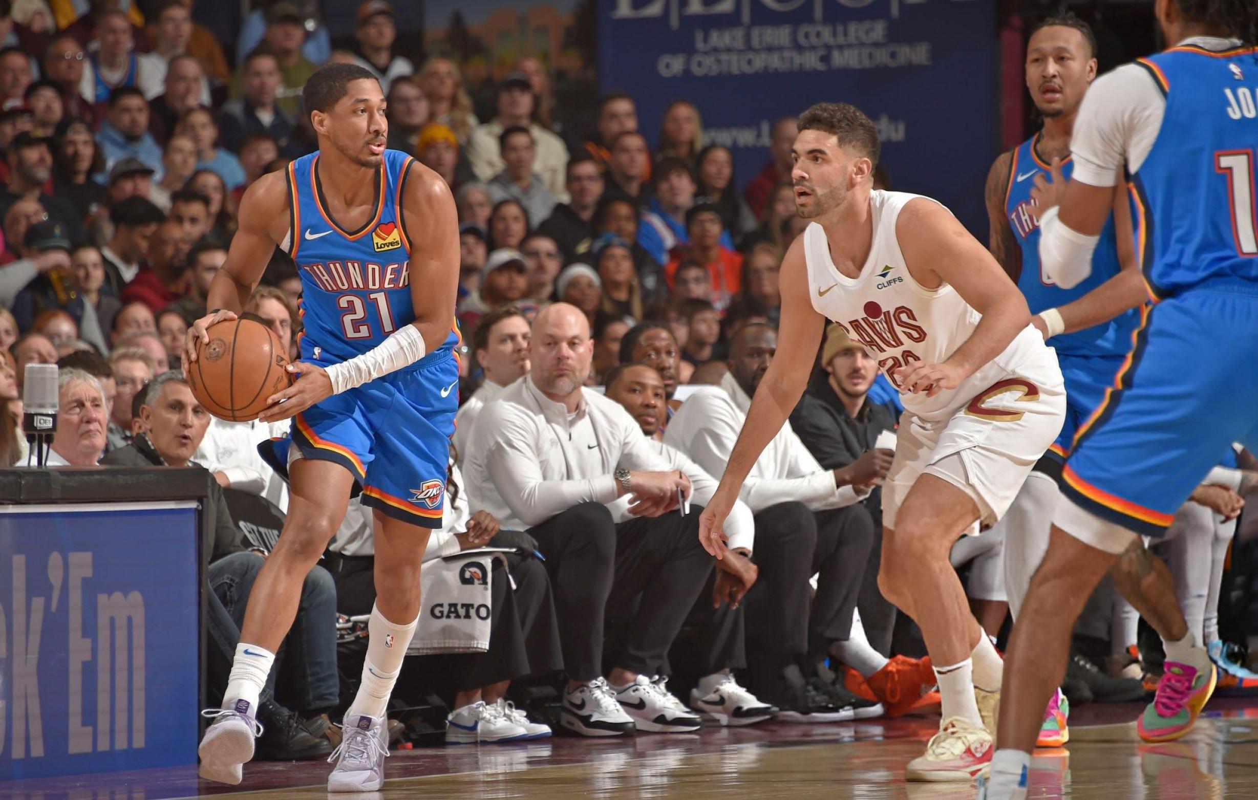 包含猛龙全队发挥出色，大胜活塞取得七连胜的词条