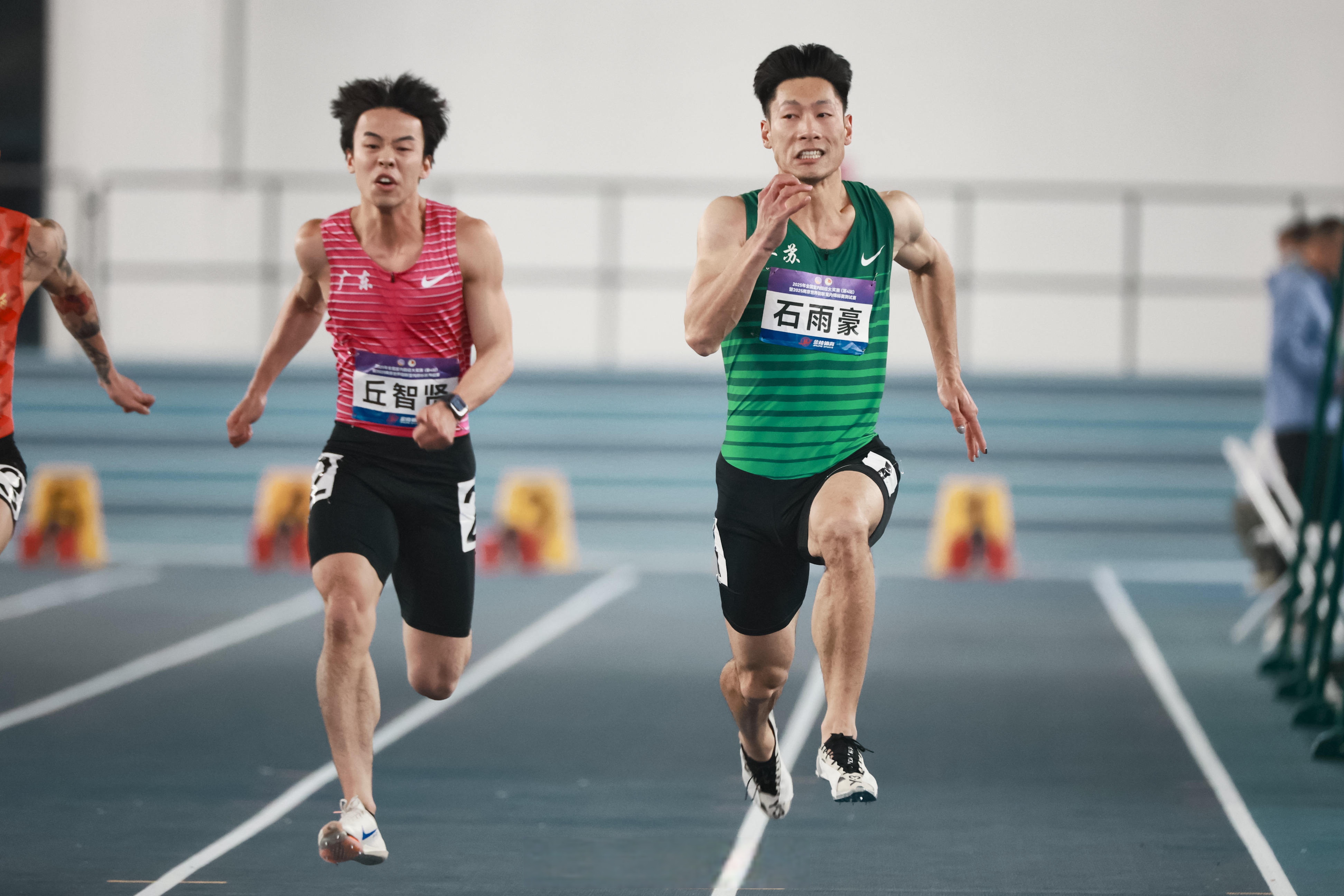 排名第一！运动员继续保持状态斩获佳绩的简单介绍